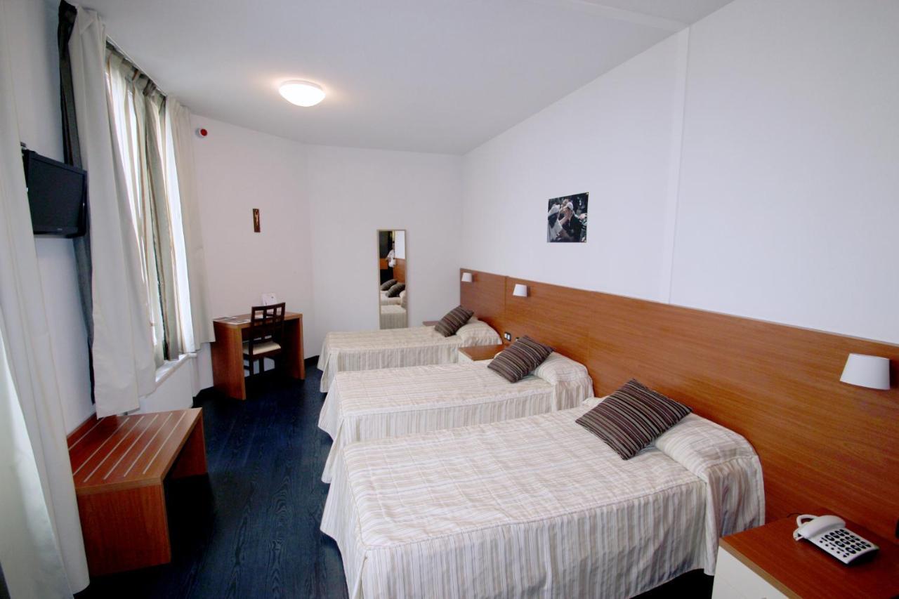 Hotel Florence ลูร์ด ห้อง รูปภาพ